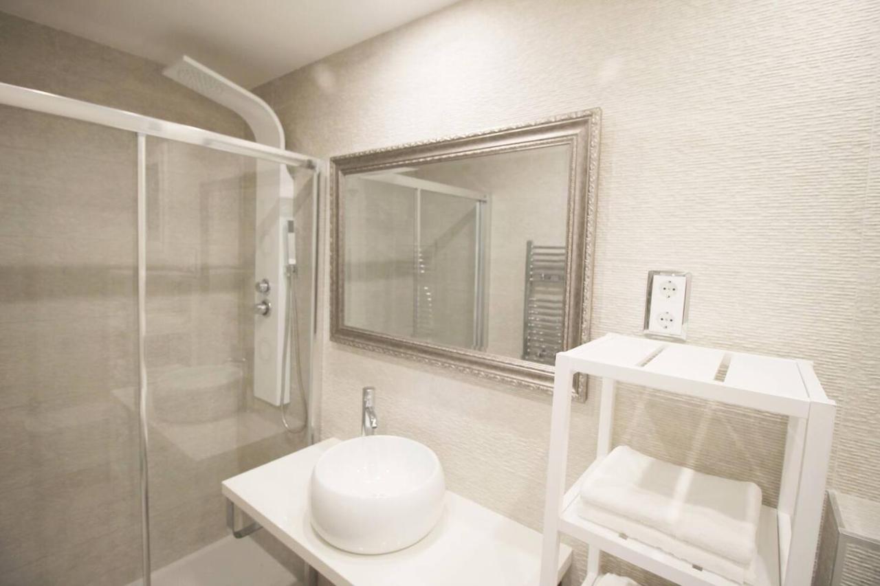 Family Deluxe Apartment Beach Castelldefels Esterno foto