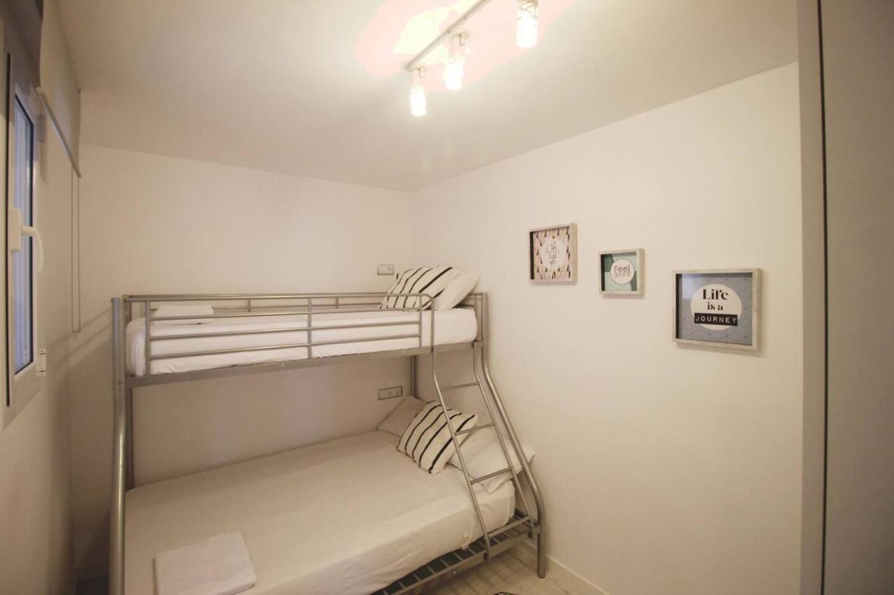Family Deluxe Apartment Beach Castelldefels Esterno foto