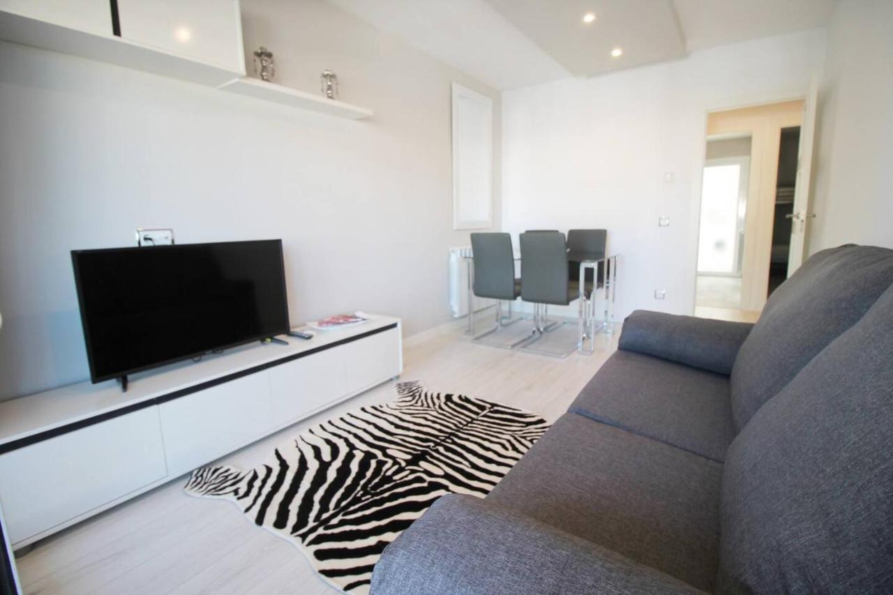Family Deluxe Apartment Beach Castelldefels Esterno foto
