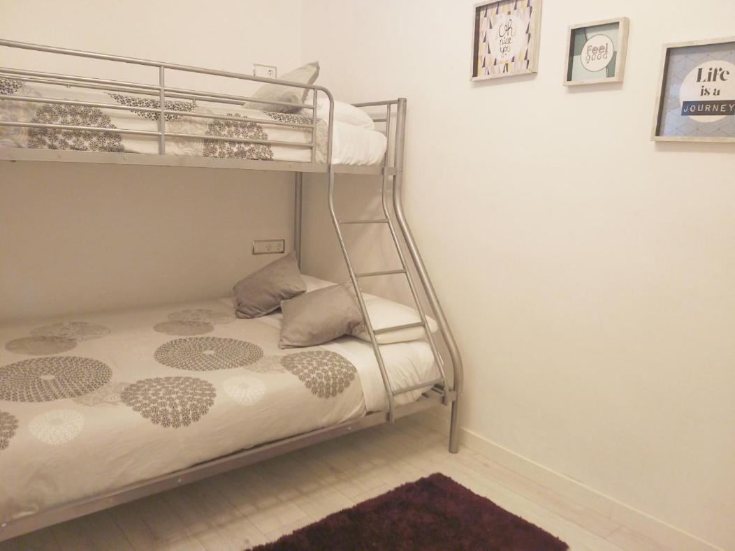 Family Deluxe Apartment Beach Castelldefels Esterno foto