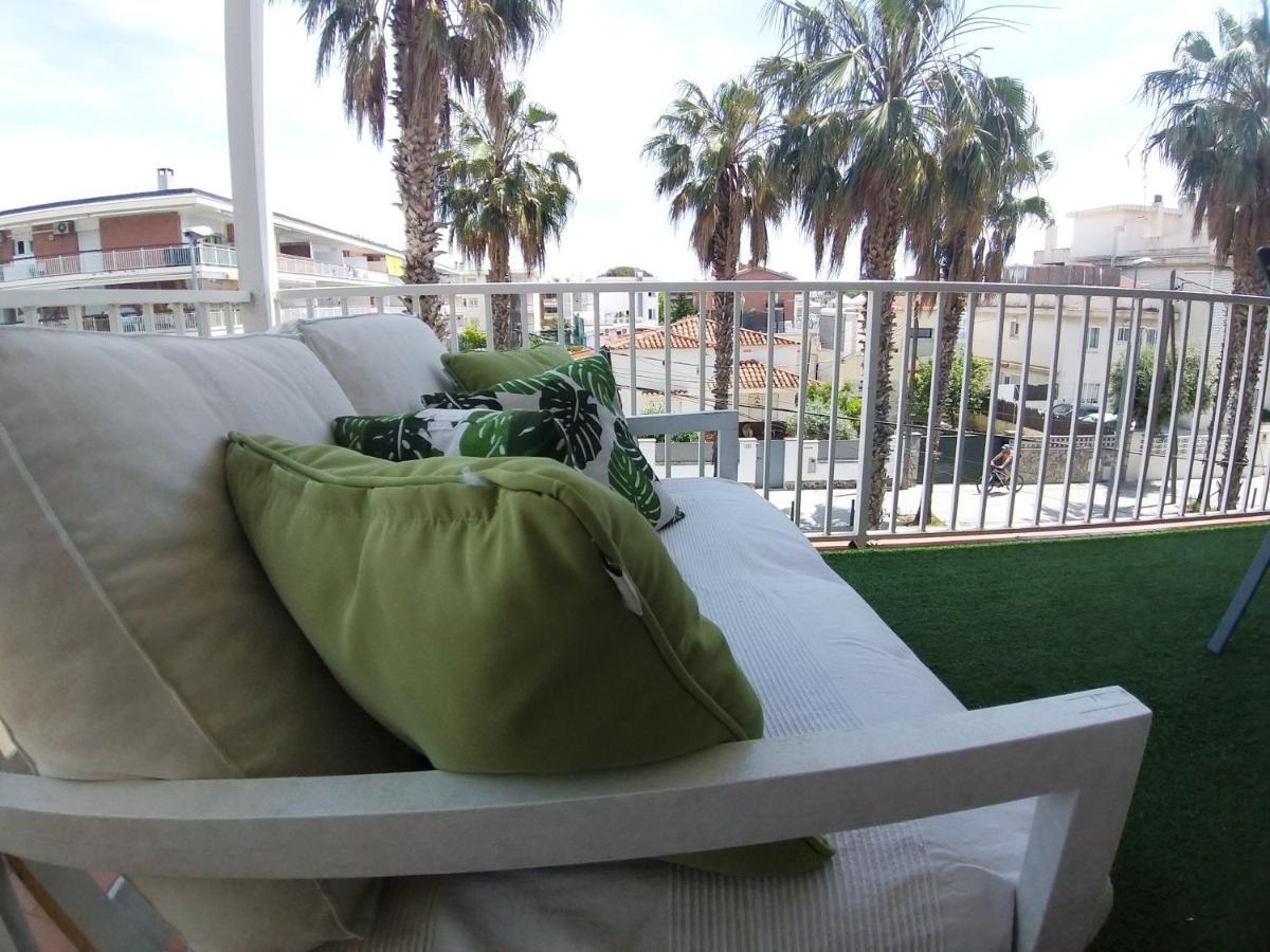 Family Deluxe Apartment Beach Castelldefels Esterno foto